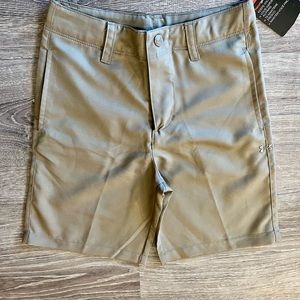 New Under Armour Golf Medal Play Shorts, size 6